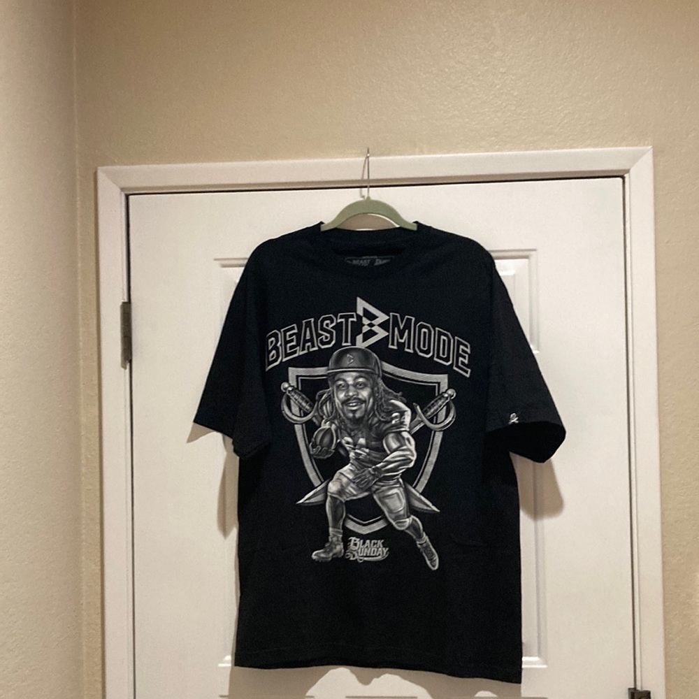 NWOT Limited Edition Beast Mode Raiders Black Sunday T-shirt